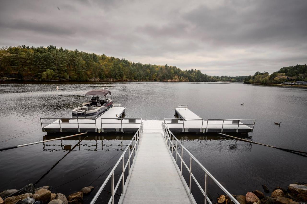 Hotel The Vue Boutique & Boathouse 3*