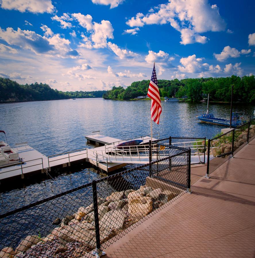 Hotel The Vue Boutique & Boathouse 3*